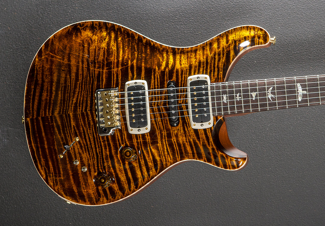 Modern Eagle V 10 Top - Yellow Tiger