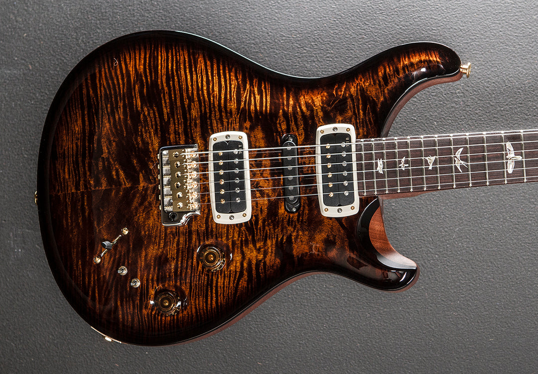 Modern Eagle V 10 Top - Black Gold Wraparound Burst