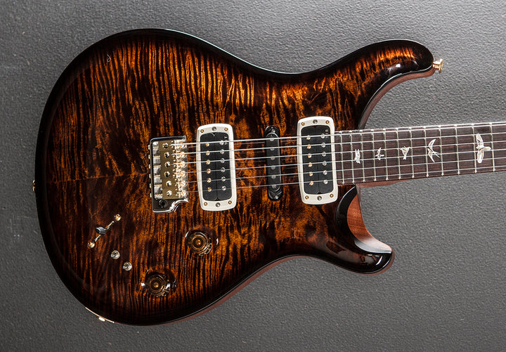 Modern Eagle V 10 Top - Black Gold Wraparound Burst