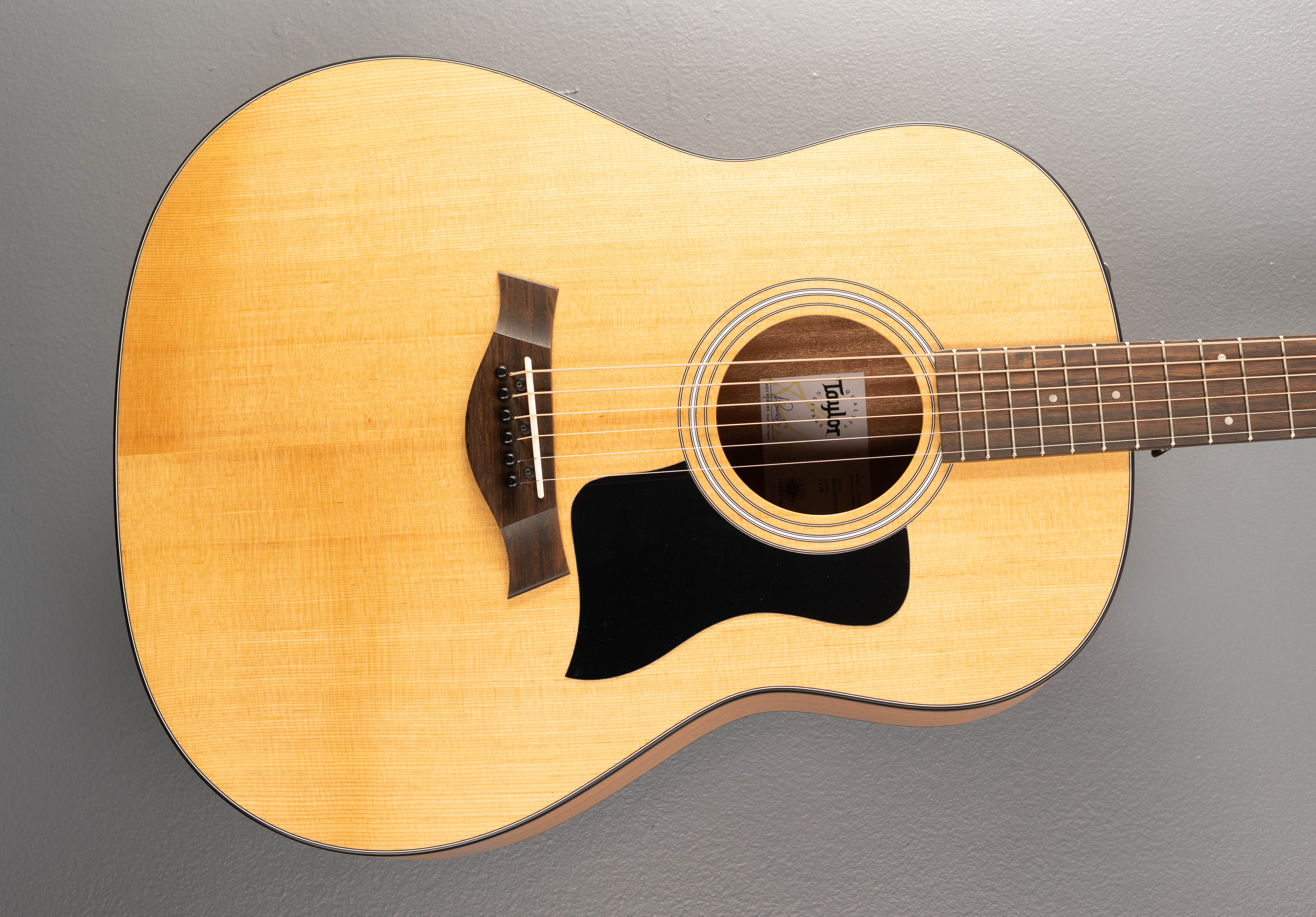 117e – Dave's Guitar Shop