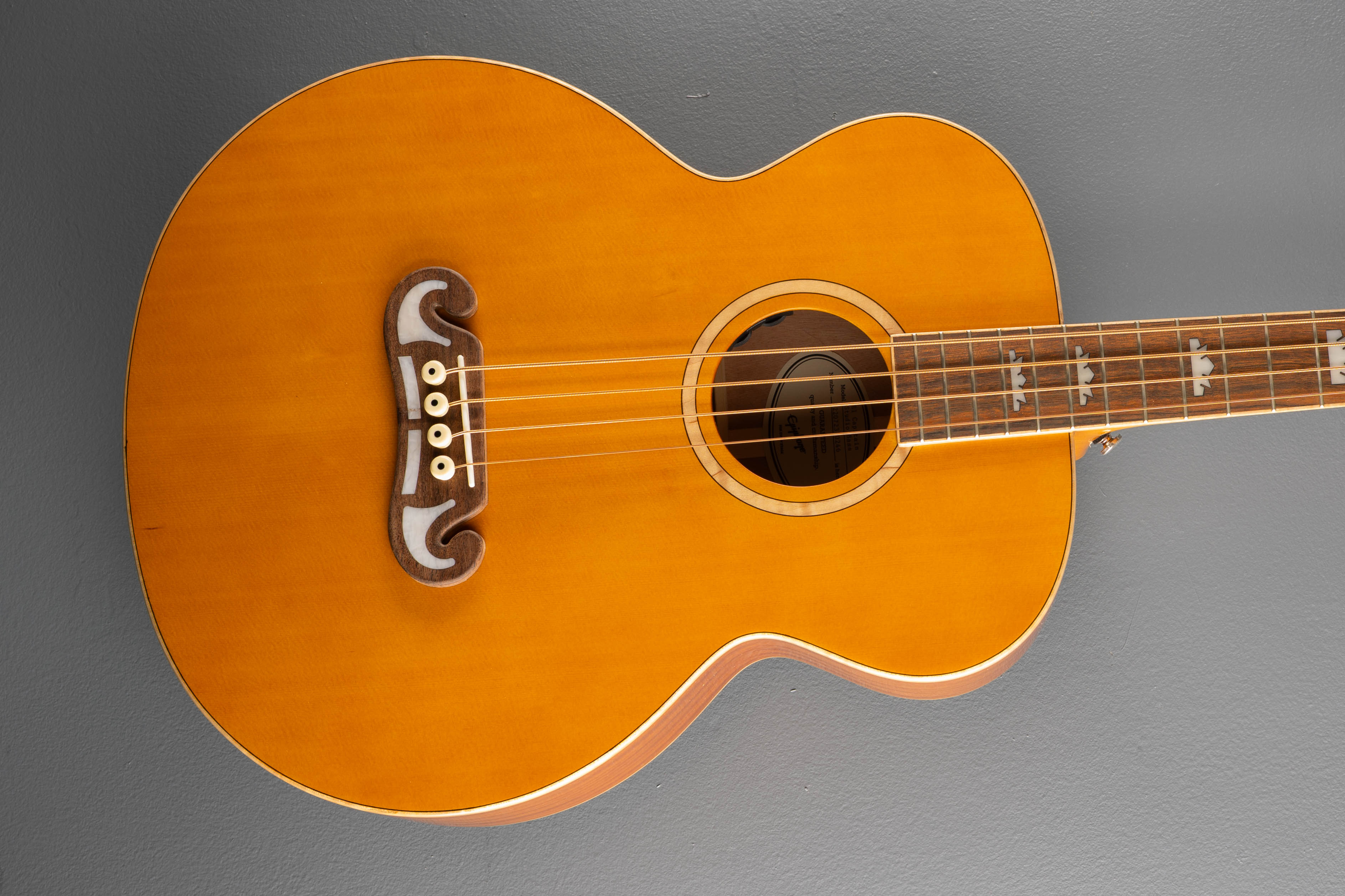 El Capitan J-200 Studio Bass - Aged Vintage Natural – Dave's