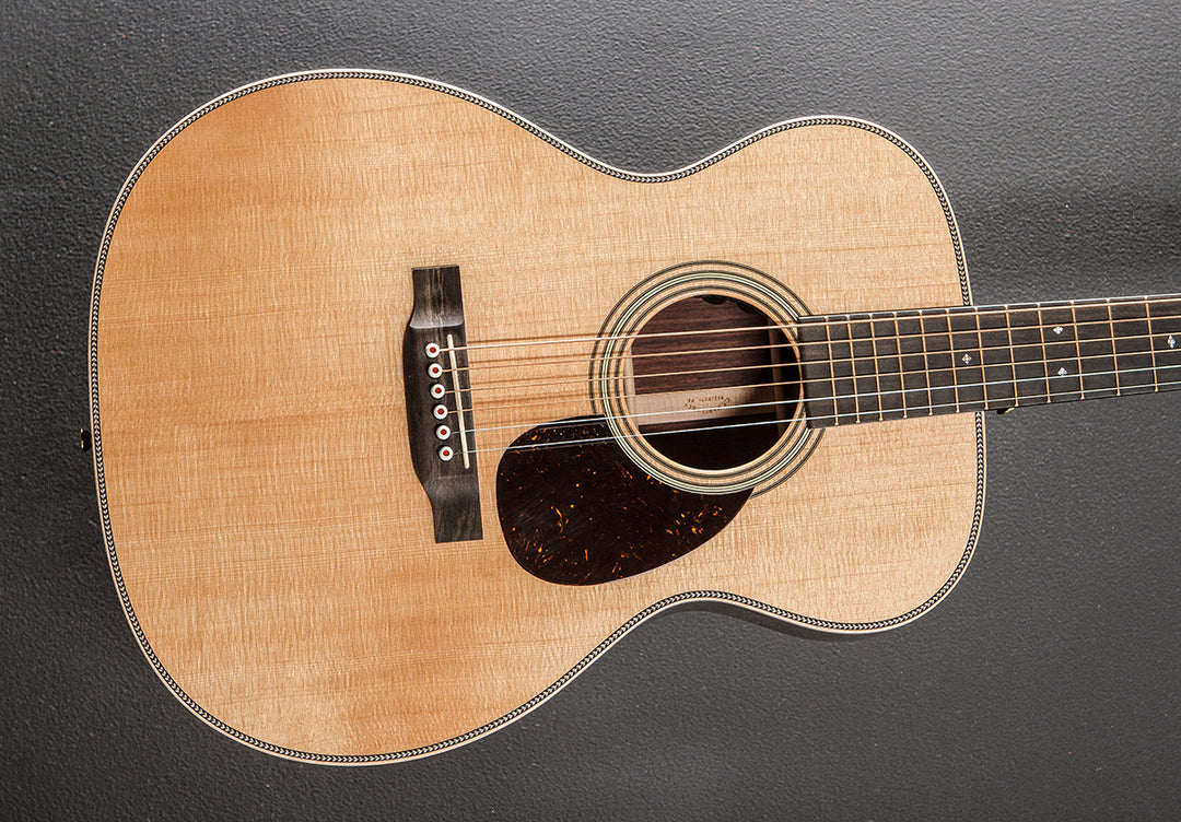 OM-28E Modern Deluxe '23