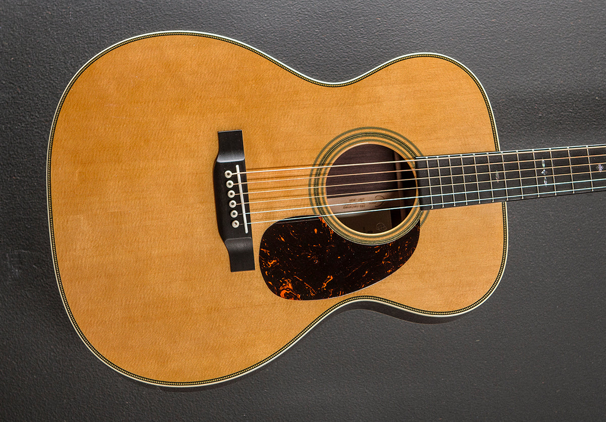 New for 2025 Eric Clapton 000-EC 30th Anniversary – Dave's Guitar Shop