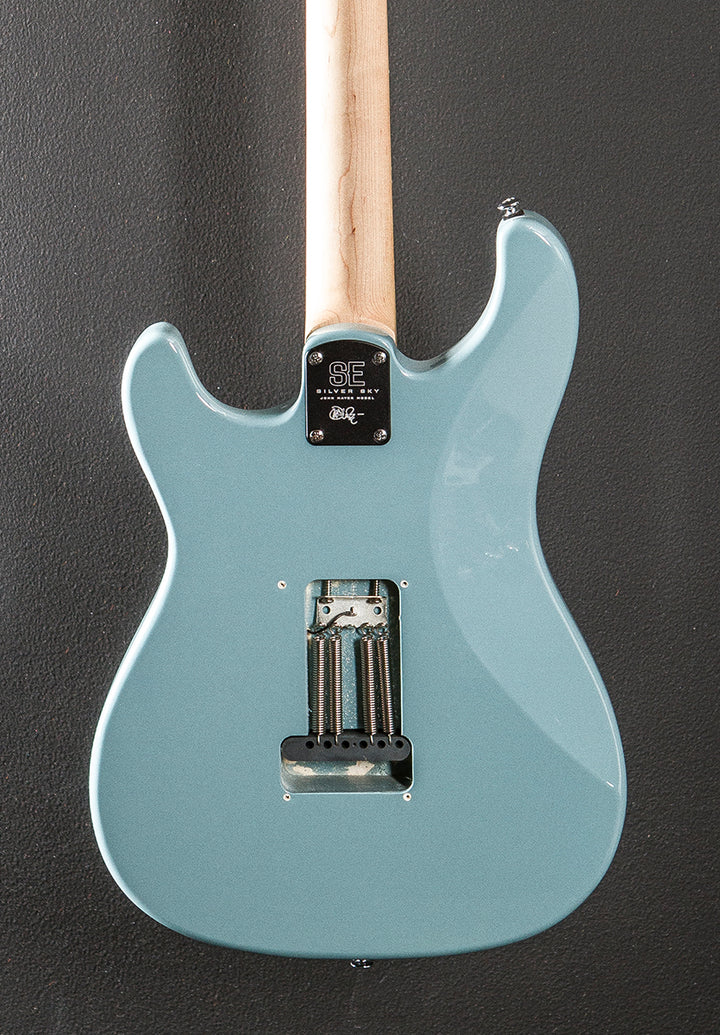 SE Silver Sky w/Rosewood  '22