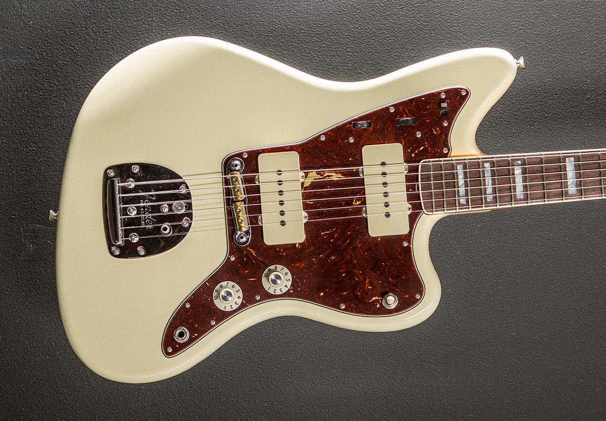 1967 Deluxe Closet Classic Jazzmaster – Dave's Guitar Shop