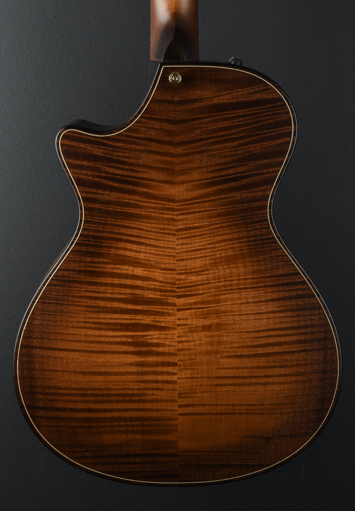 Builder’s Edition 652CE 12 String