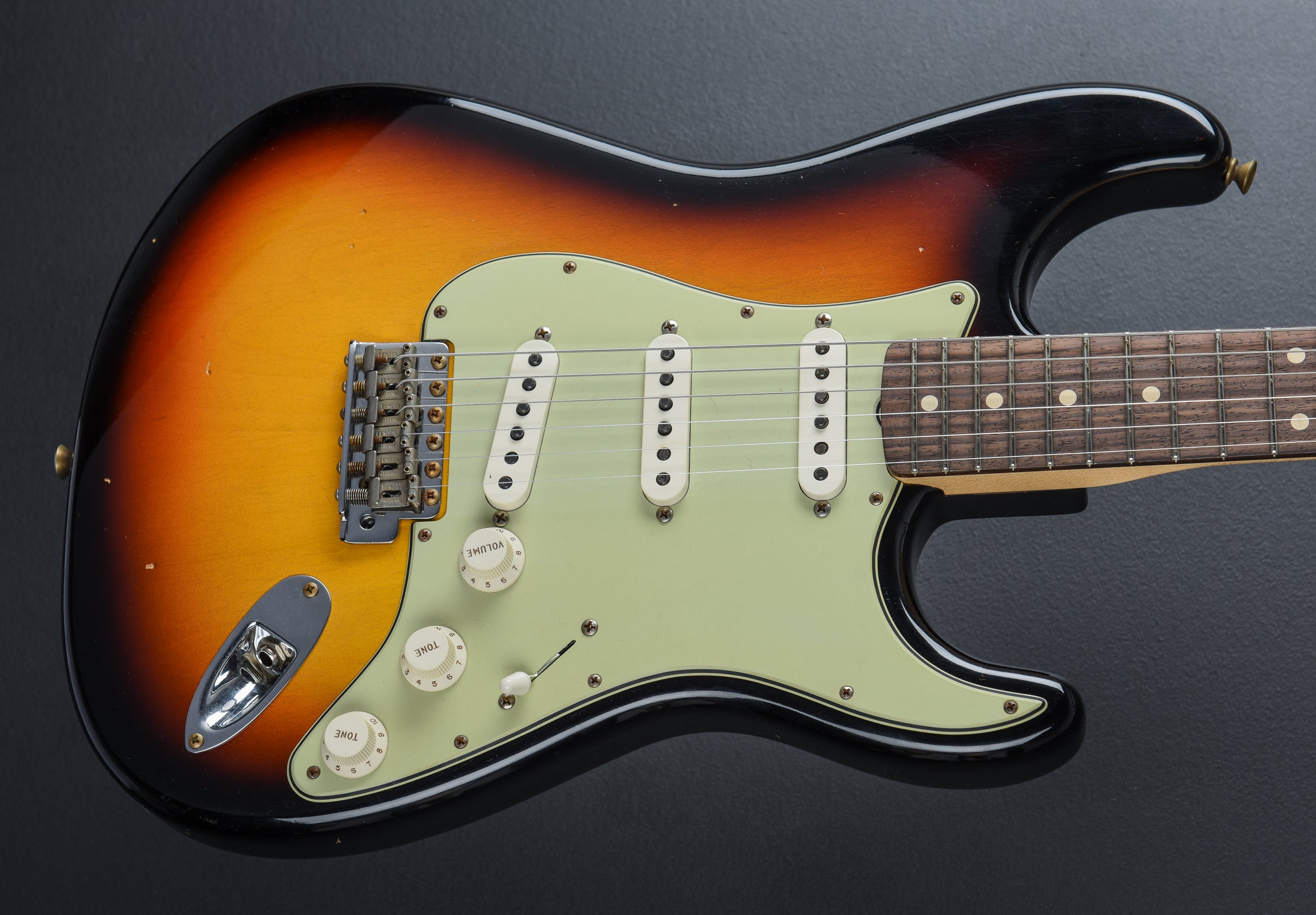 1960 Journeyman Relic Stratocaster - 3 Color Sunburst – Dave's