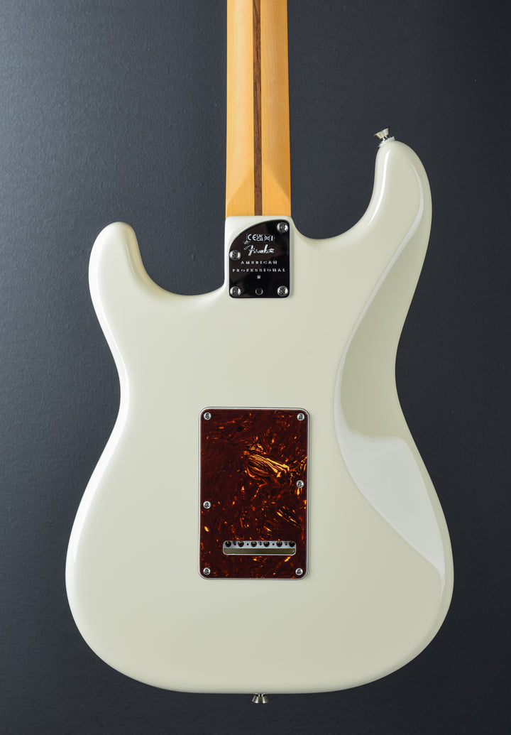 American Professional II Stratocaster HSS - Olympic White w/Rosewood