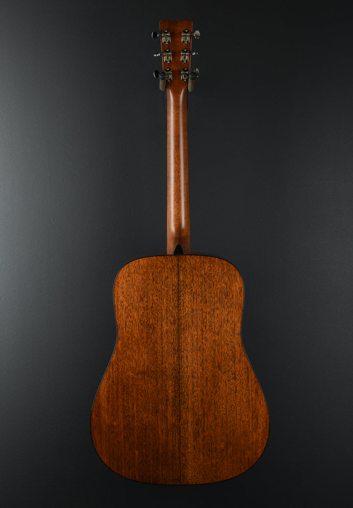 New for 2025 D-18 1935 Sunburst