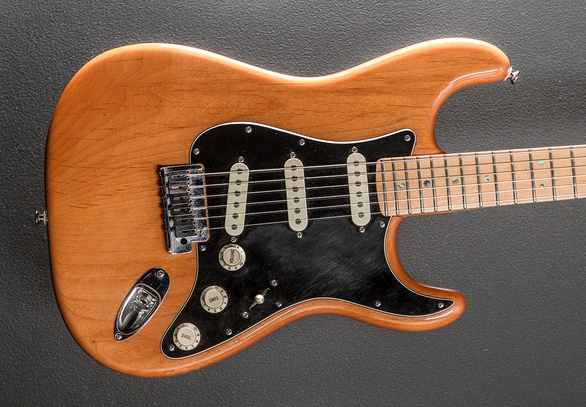 Used American Deluxe Strat '05 – Dave's Guitar Shop