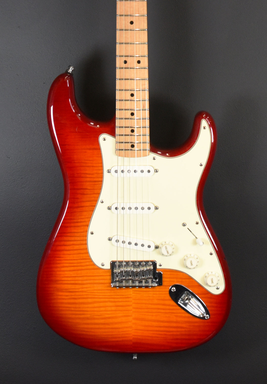 Used Standard Plus Top Strat '13