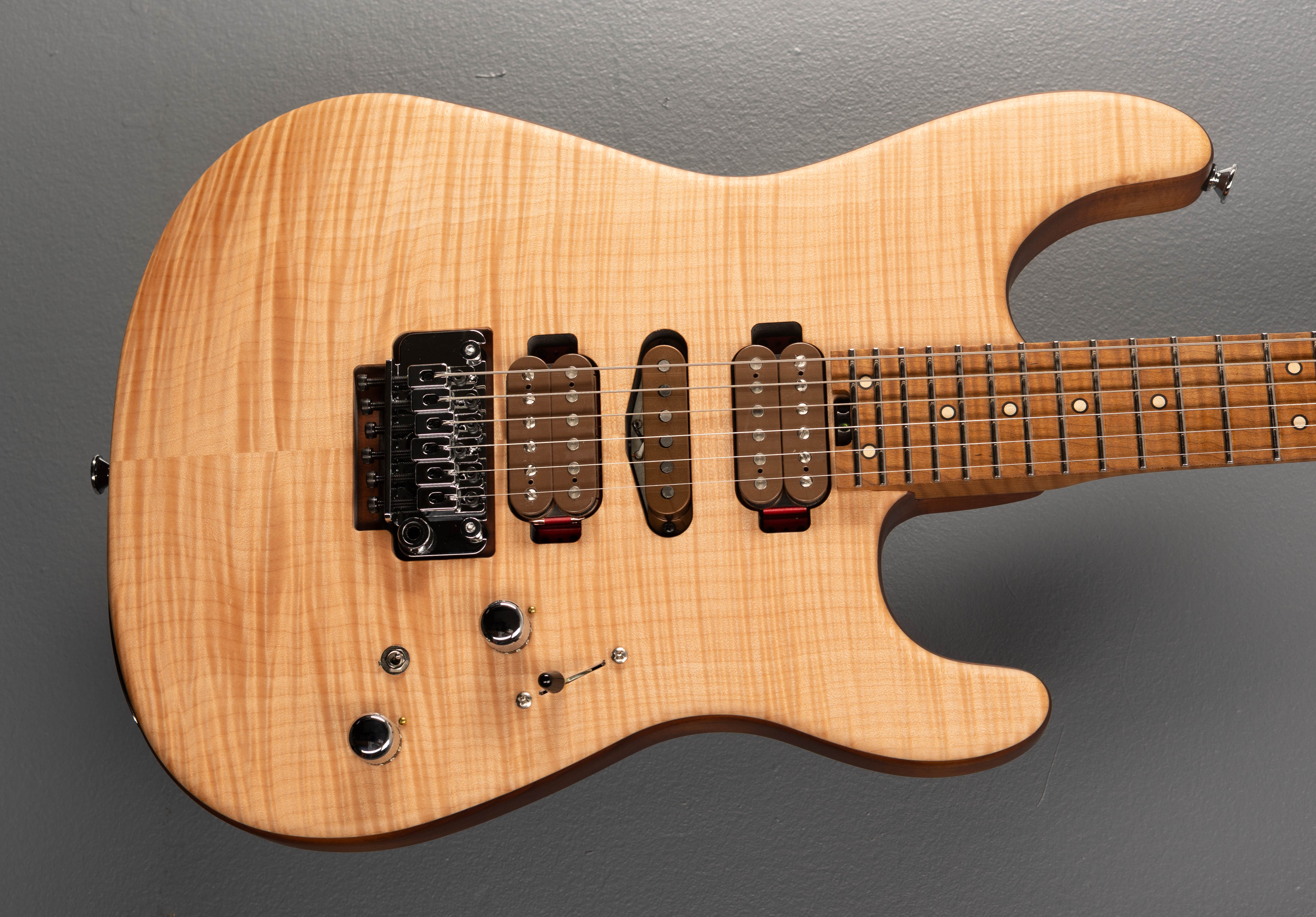 ギター Guthrie Govan Signature HSH Flame Maple Guthrie Govan Signature HSH Flame Maple - Natural – Dave's