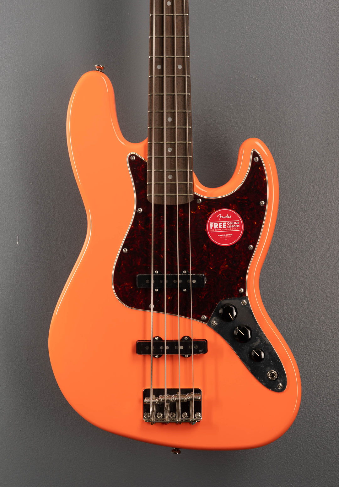 Classic Vibe 60's Jazz Bass - Tahitian Coral