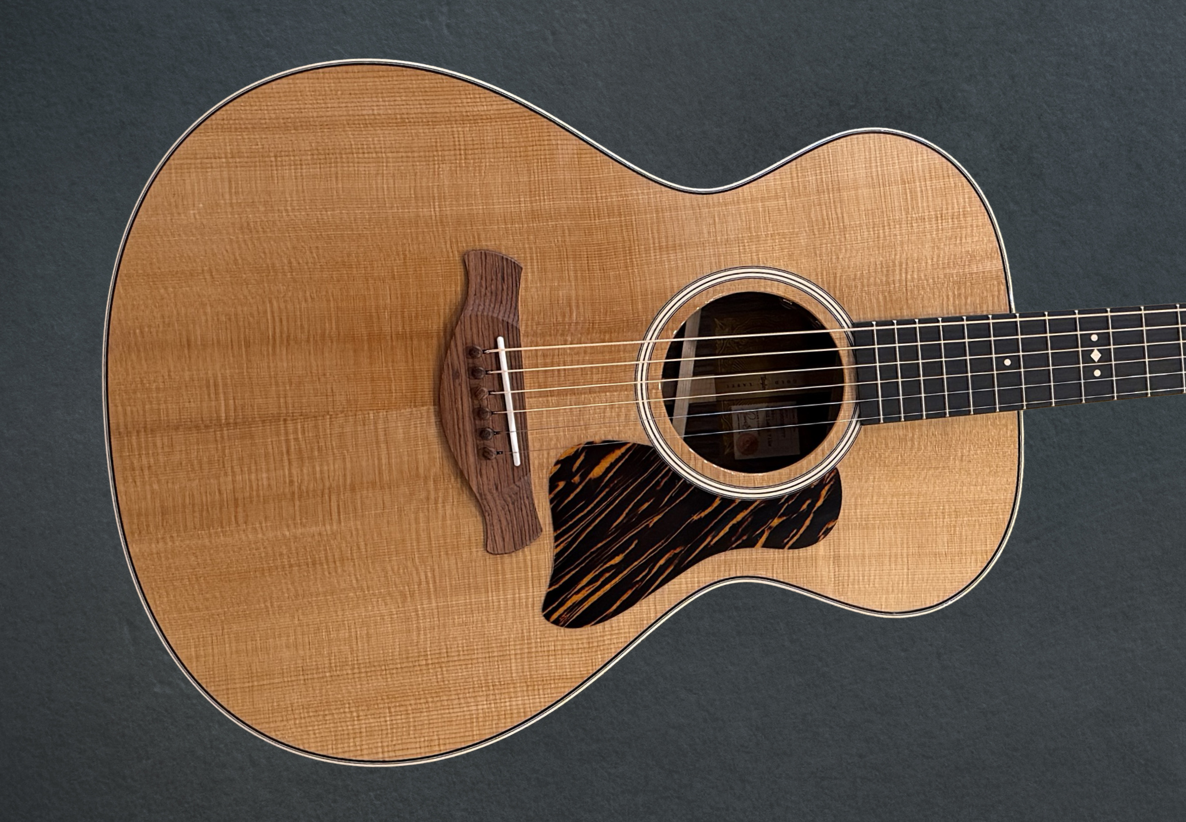 Gold Label 712E – Dave's Guitar Shop