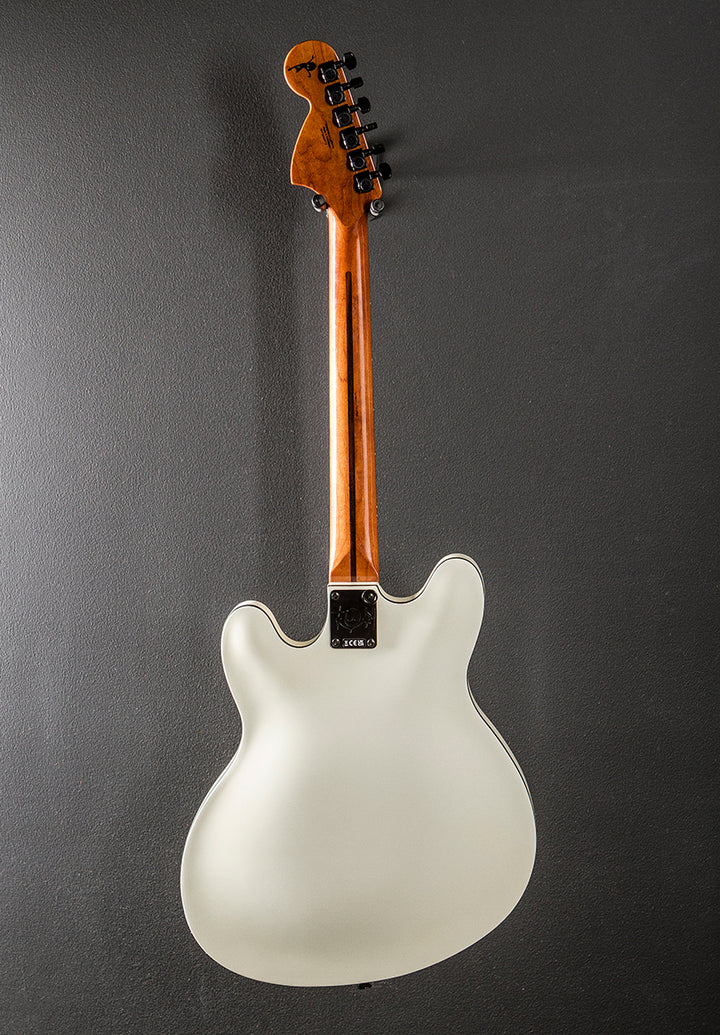 Tom DeLonge Starcaster - Satin Olympic White