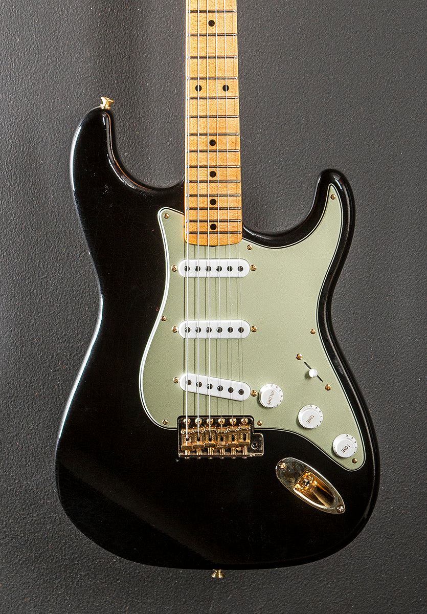 Used Limited Edition Deluxe Closet Classic Strat '24