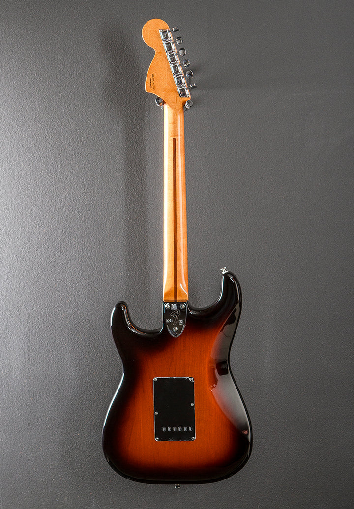 Vintera II 70's Stratocaster - 3 Color Sunburst w/Maple