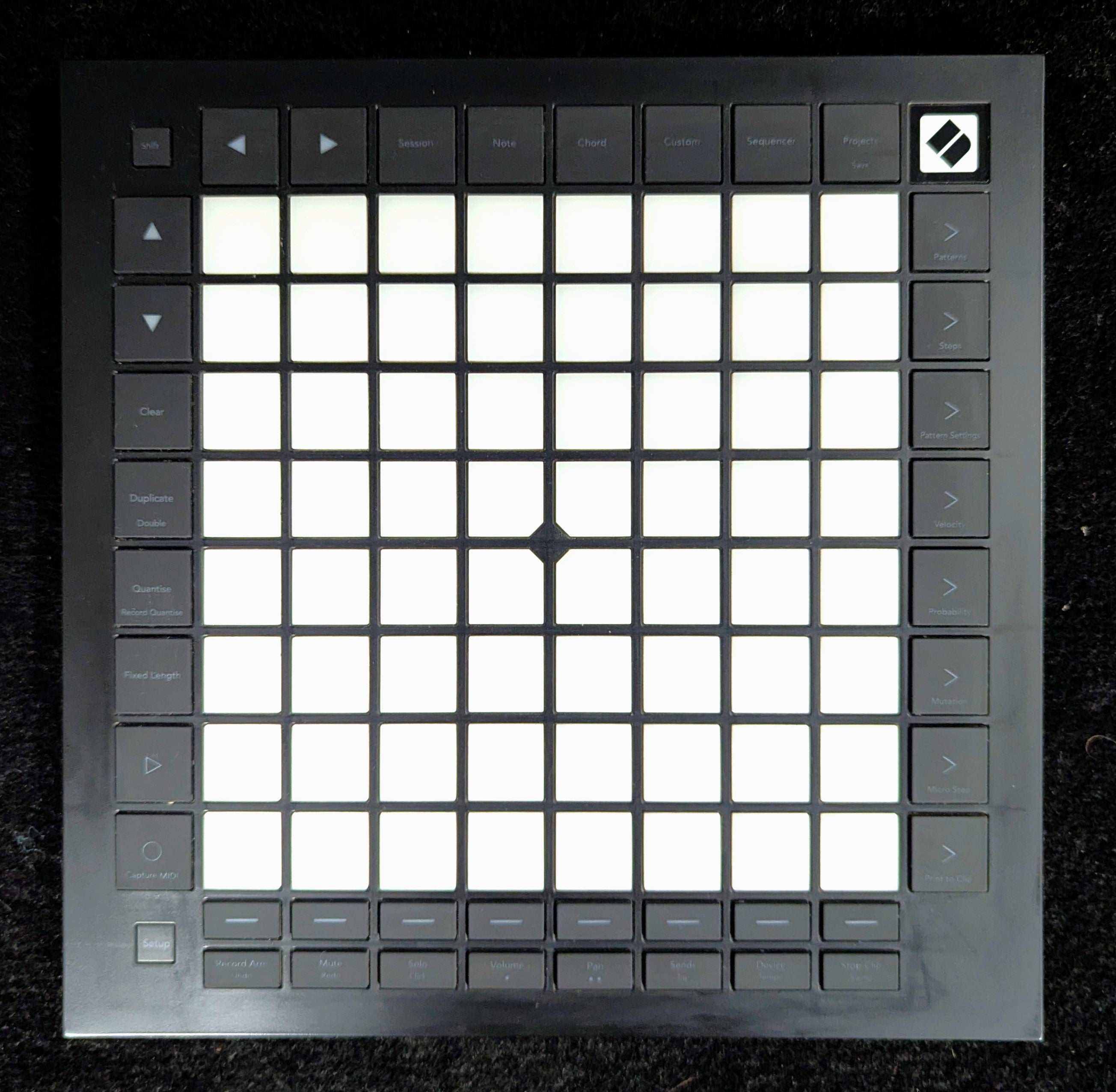 Launchpad Pro MK3 Grid Controller – Dave's Guitar Shop