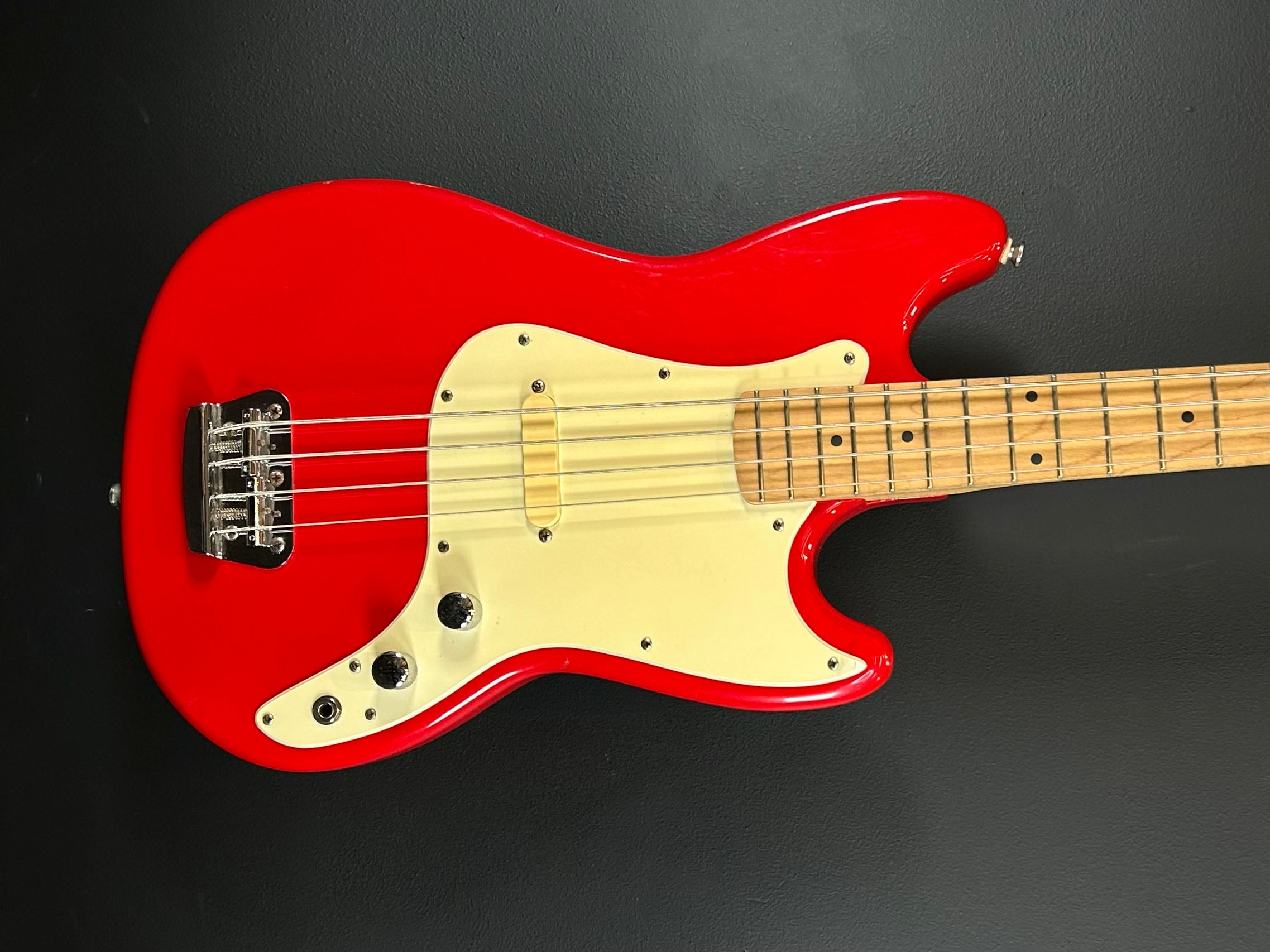 USED Affinity Series Bronco Bass, Recent – Dave's Guitar Shop