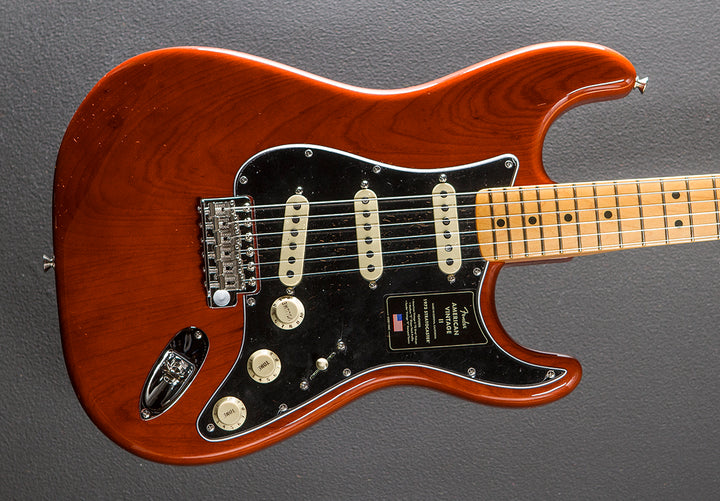 American Vintage II 1973 Stratocaster - Mocha w/Maple
