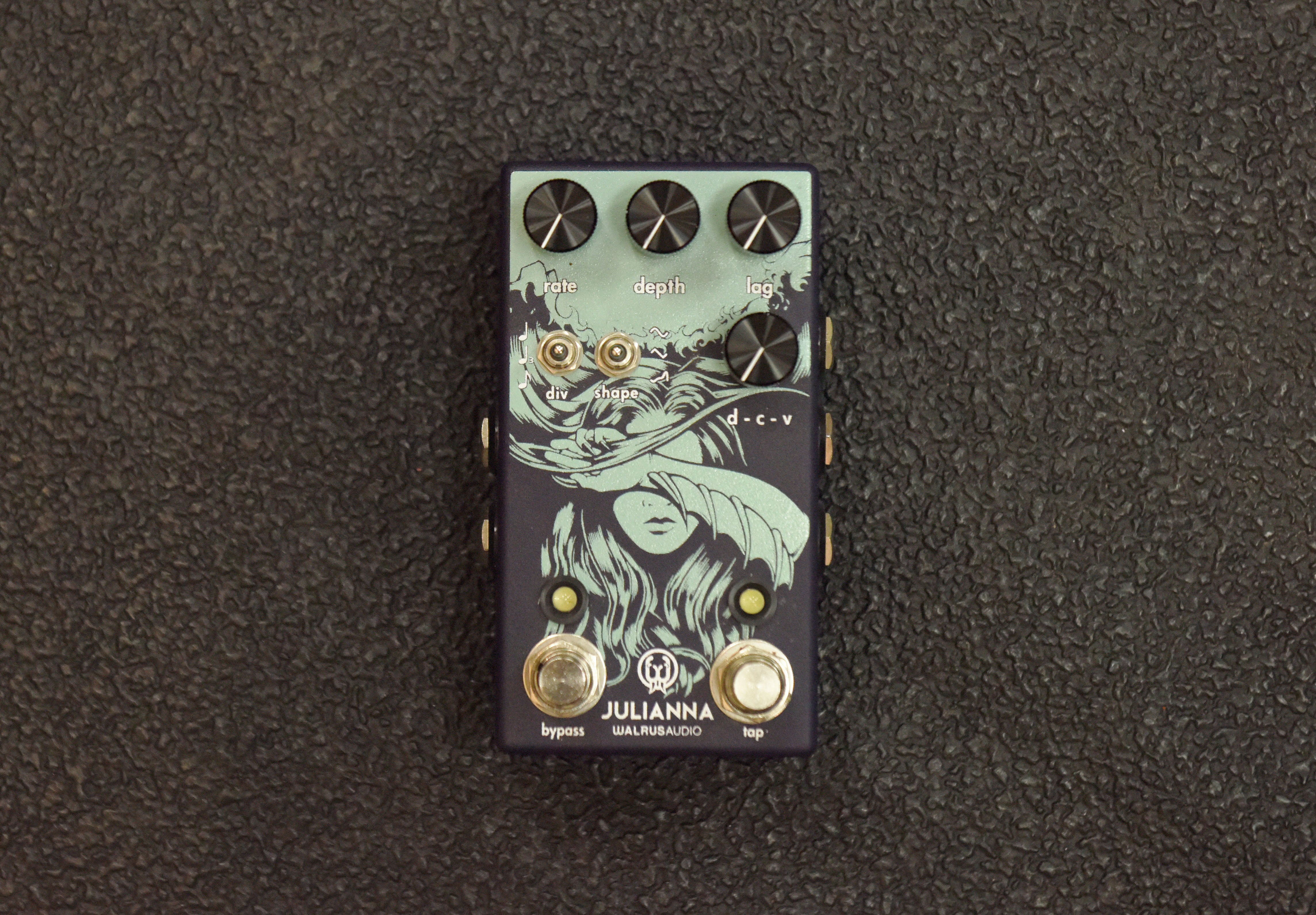 Julianna Deluxe Chorus/Vibrato, Recent – Dave's Guitar Shop