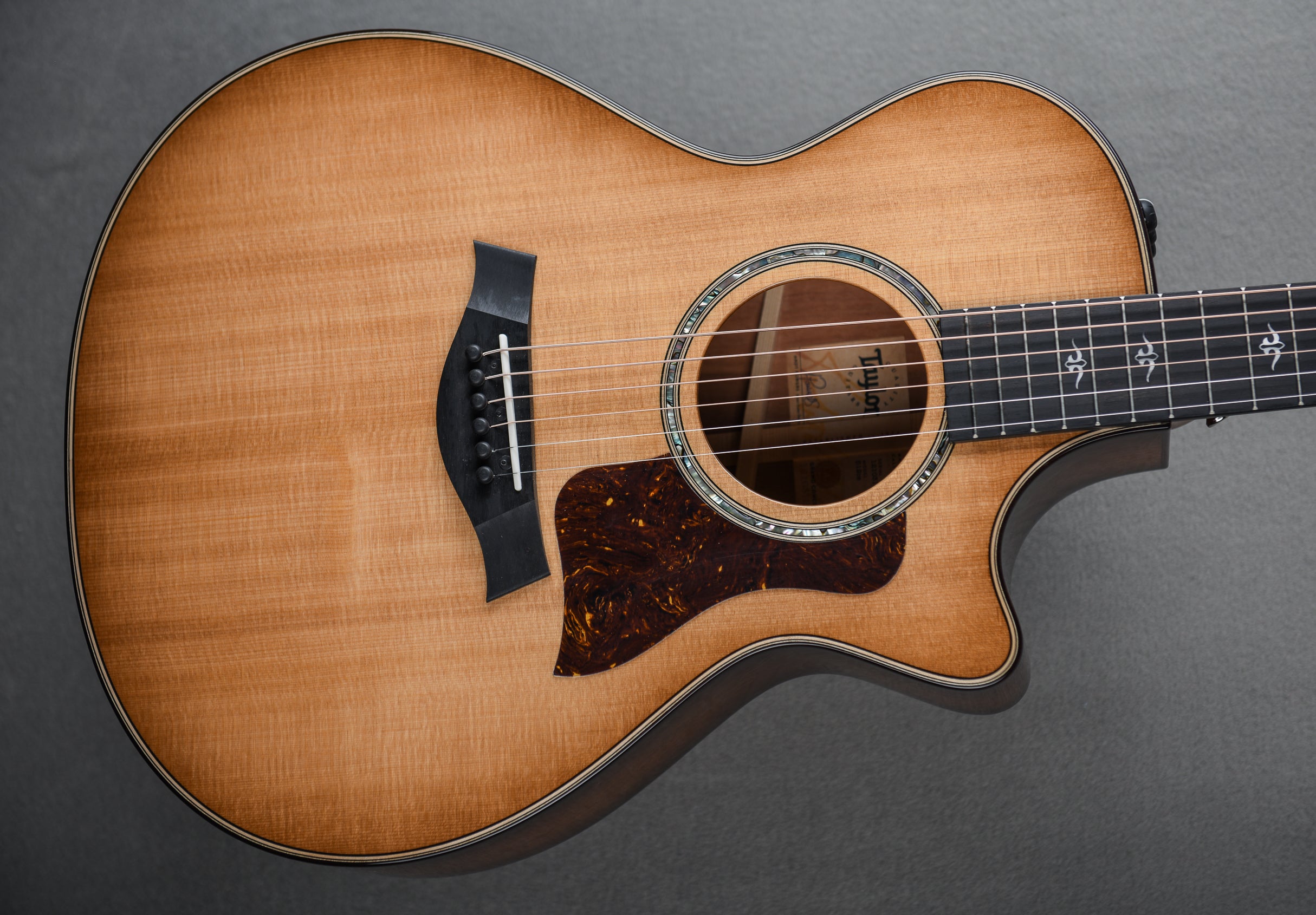 512CE - Urban Ironbark – Dave's Guitar Shop