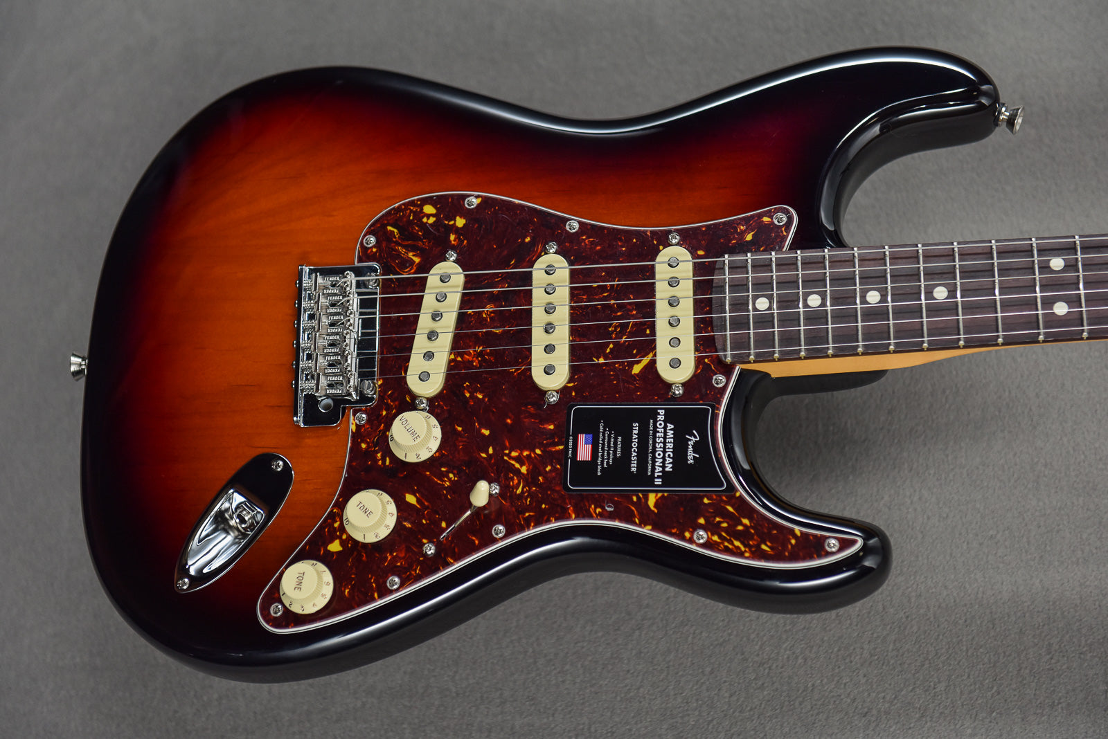 American Professional II Stratocaster – 3 Color Sunburst w