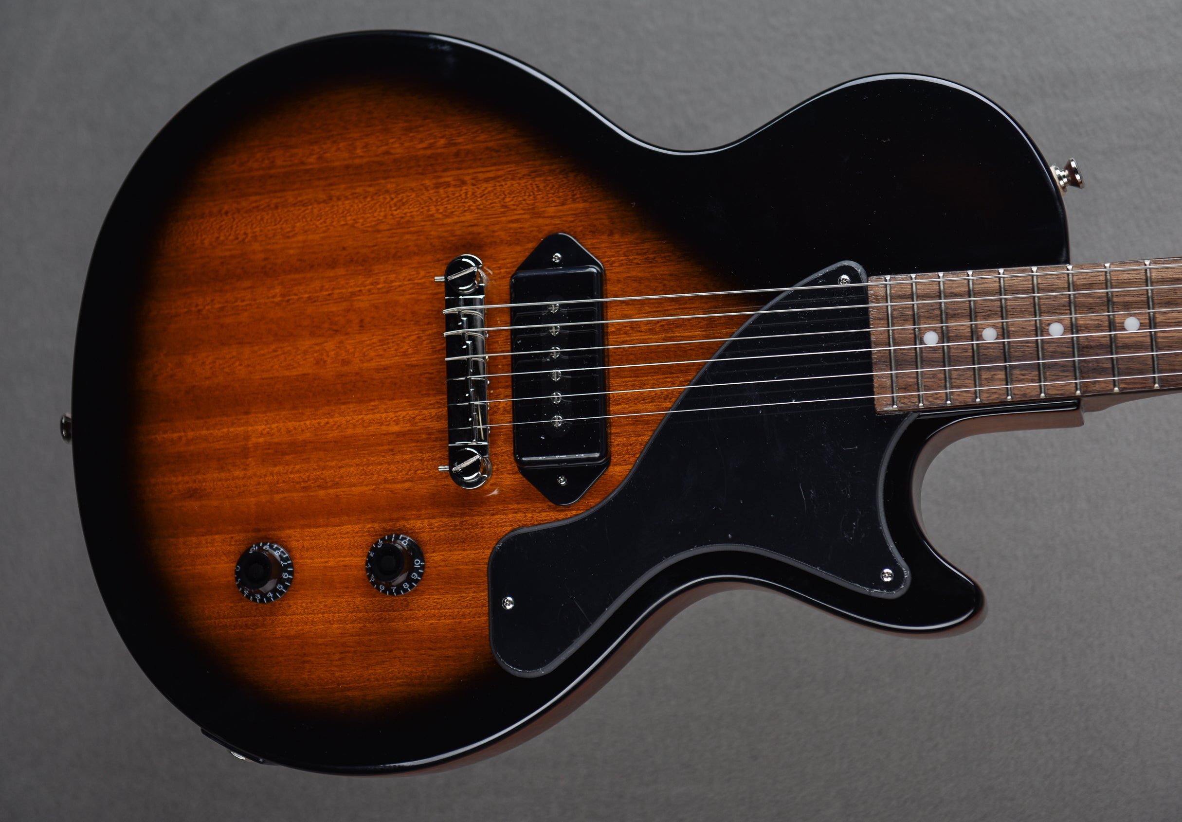tobacco burst les paul epiphone 1960 Tribute Plus style brown and pink hardshell case Epiphone Inspired By Gibson 1959