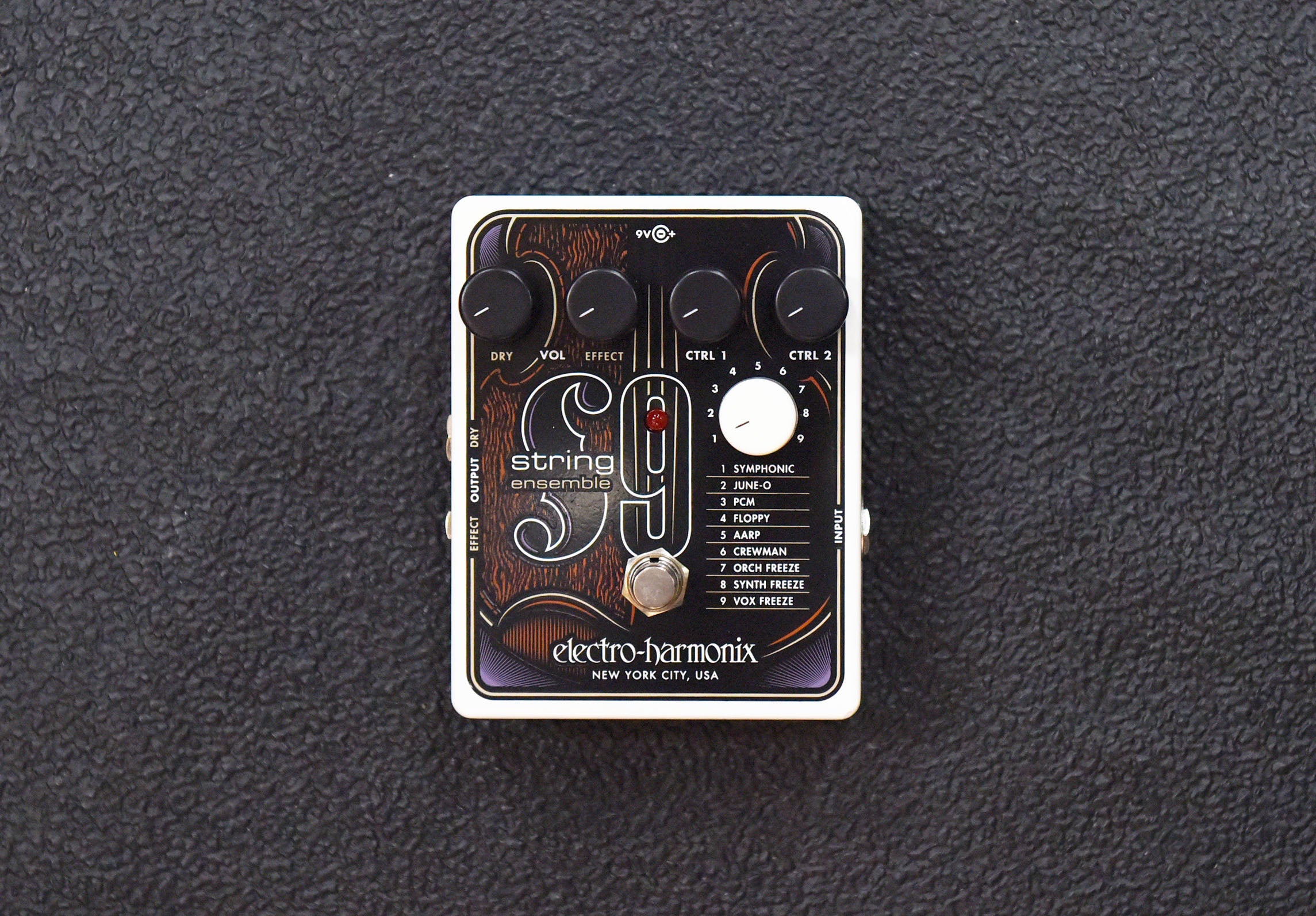 String 9 Dave's Guitar Shop