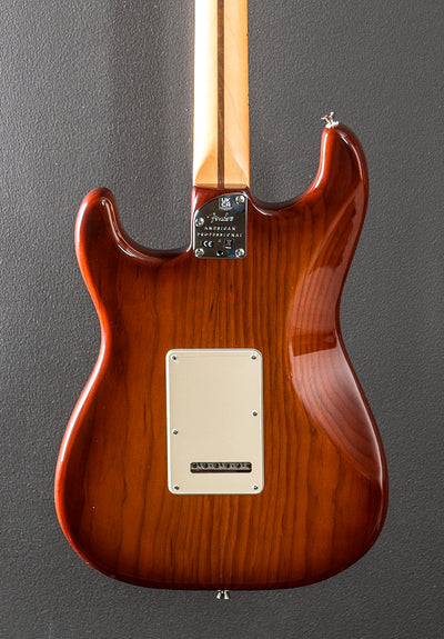 American Professional II Stratocaster – Sienna Sunburst w/Maple
