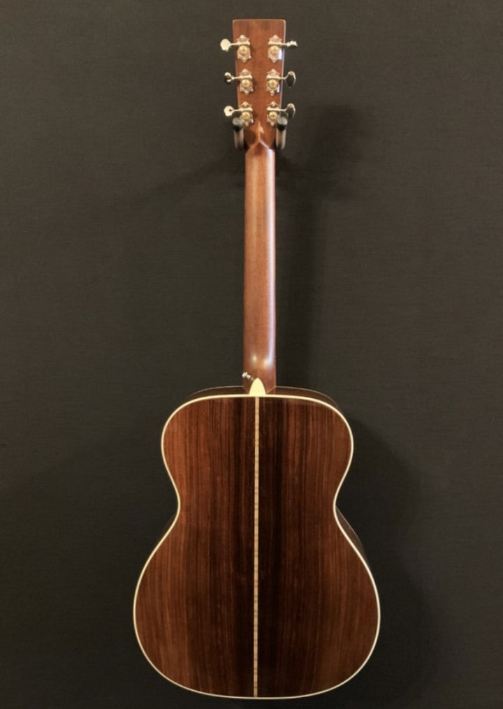 OM-28E w/Fishman Aura VT Enhance