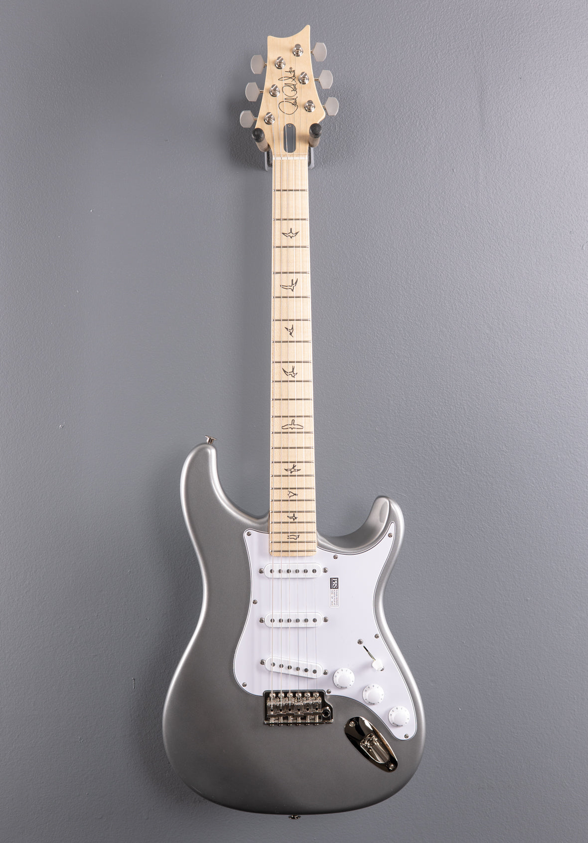 John Mayer Silver Sky - Tungsten w/Maple – Dave's Guitar Shop