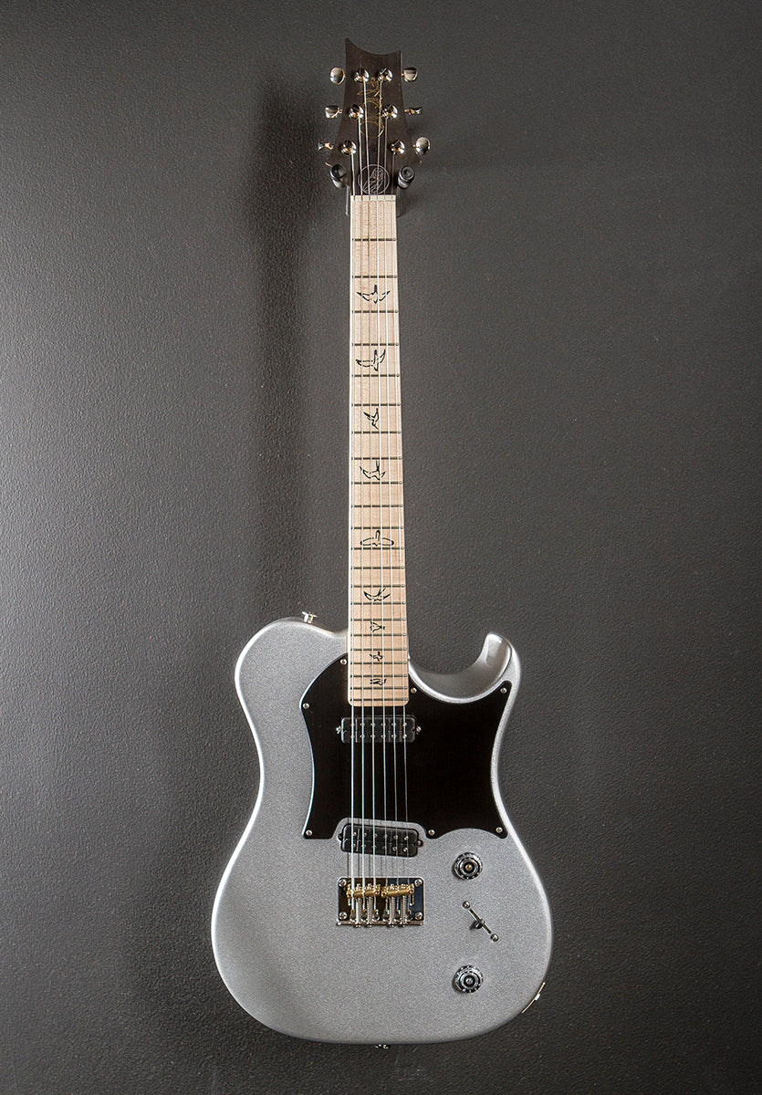 Myles Kennedy '24 – Dave's Guitar Shop