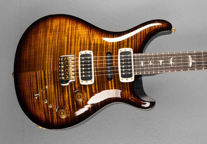 Modern Eagle V 10 Top - Black Gold Wraparound Burst