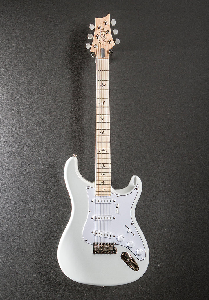 John Mayer Silver Sky - Frost w/Maple
