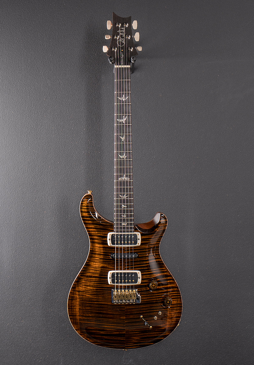 Modern Eagle V 10 Top &