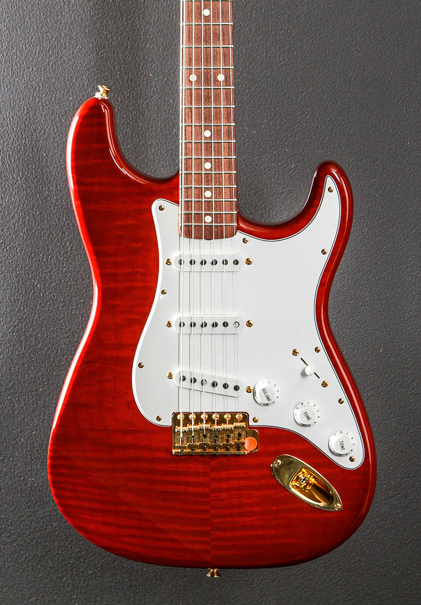 Used signed by and previously owned by Bill Carson Limited Edition Custom '62 Strat '92