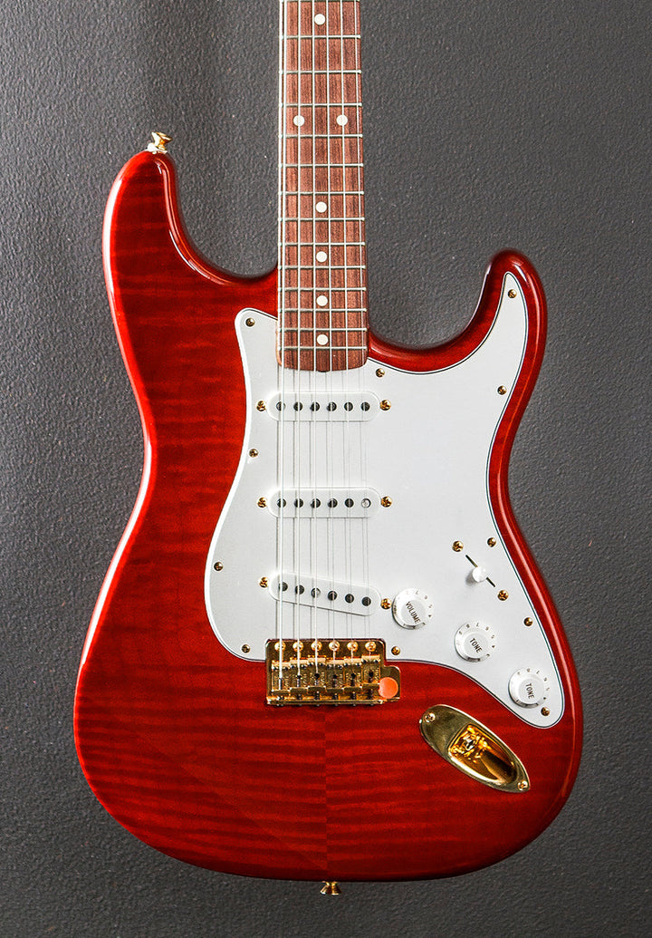 Used signed by and previously owned by Bill Carson Limited Edition Custom '62 Strat '92