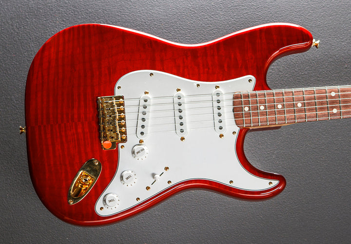 Used signed by and previously owned by Bill Carson Limited Edition Custom '62 Strat '92