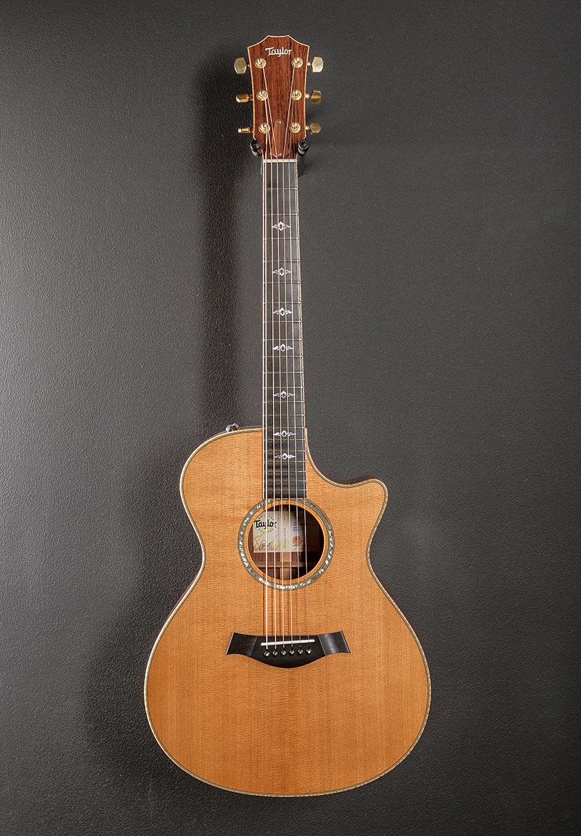 USED 812CE &