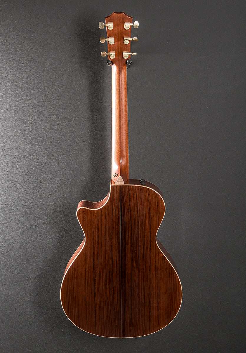 USED 812CE &