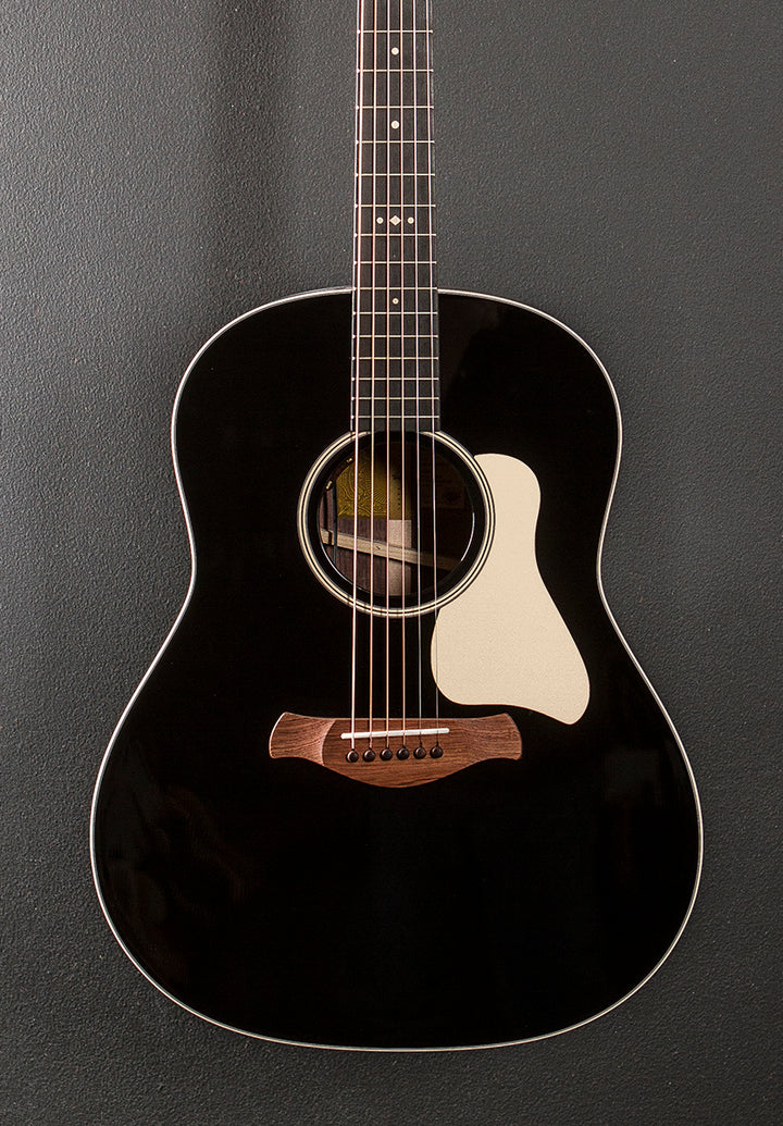 Gold Label 717E Blacktop '25