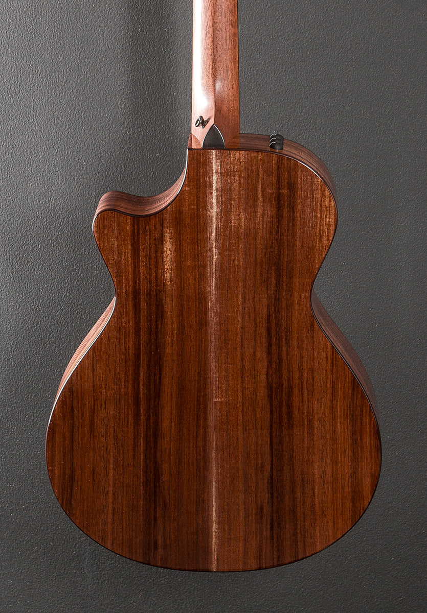 2024 722CE – Dave's Guitar Shop