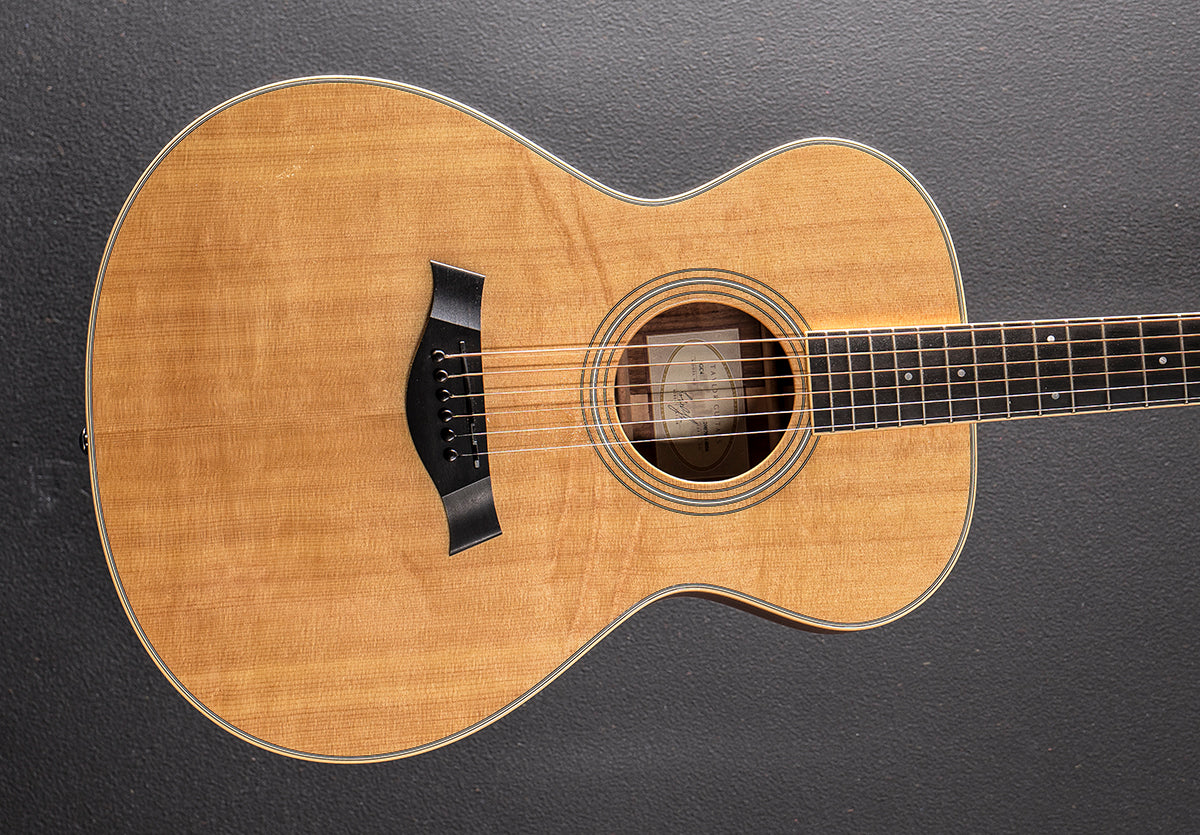 Taylor - Used – Dave's Guitar Shop