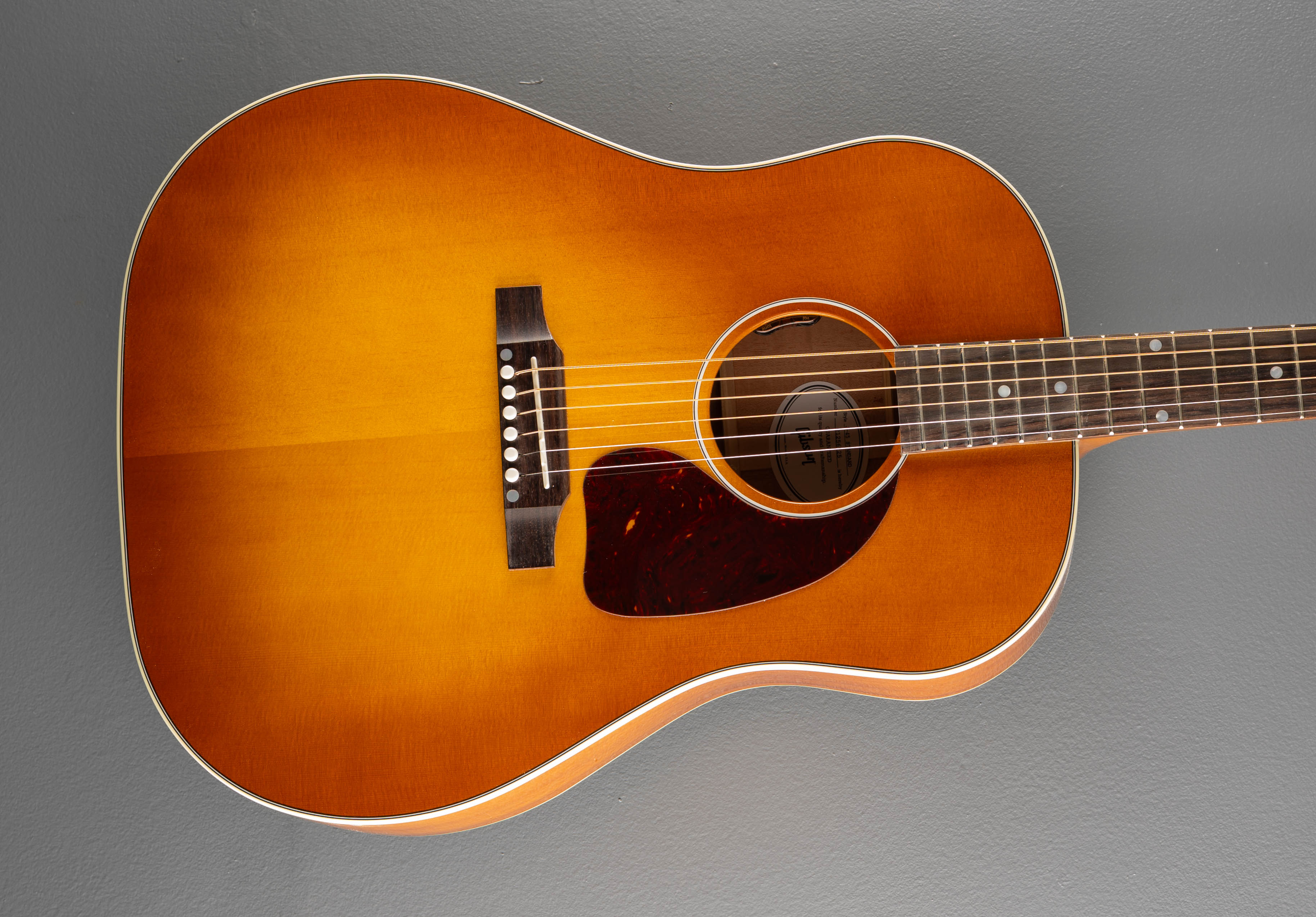 J-45 Standard - Heritage Cherry Sunburst – Dave's Guitar Shop