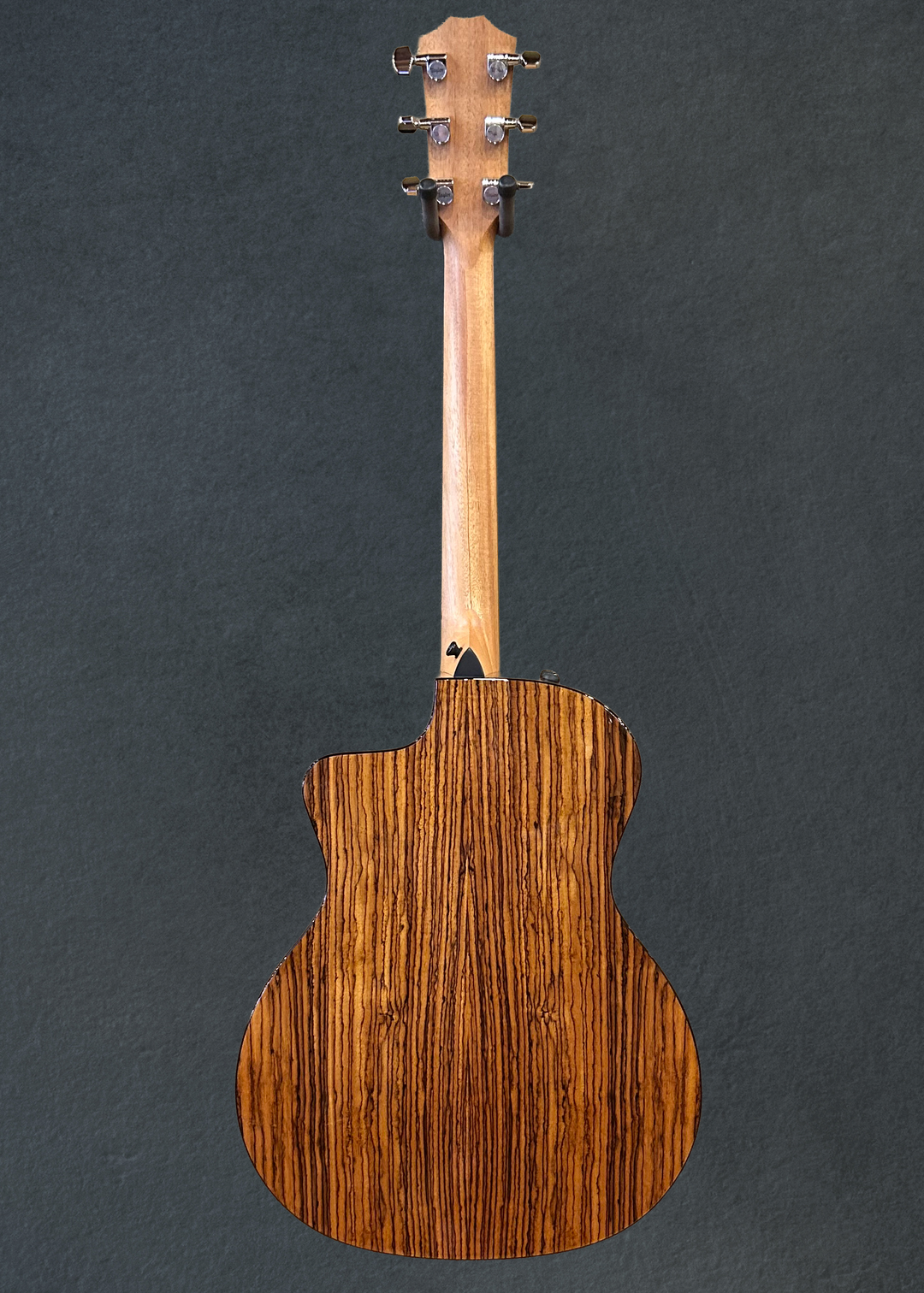 パーテーション×2 USED 214CE Plus '26 – Dave's Guitar Shop