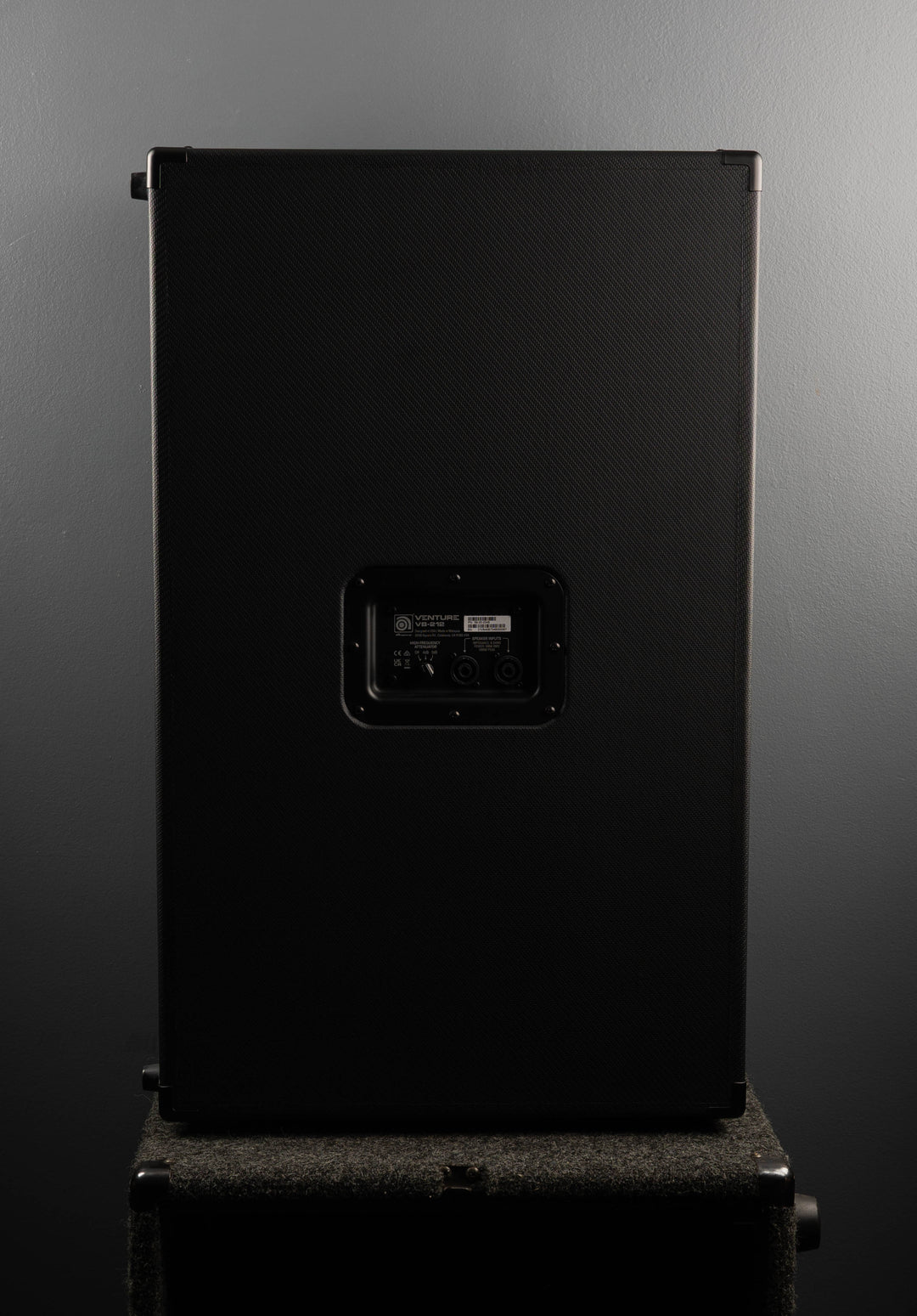 Venture VB-212 8 Ohm 500-watt 2x12" Bass Cabinet, Recent