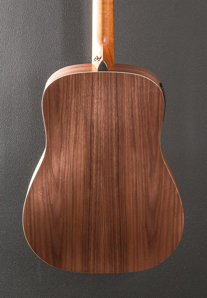 Academy 10E - Sitka Spruce w/Walnut