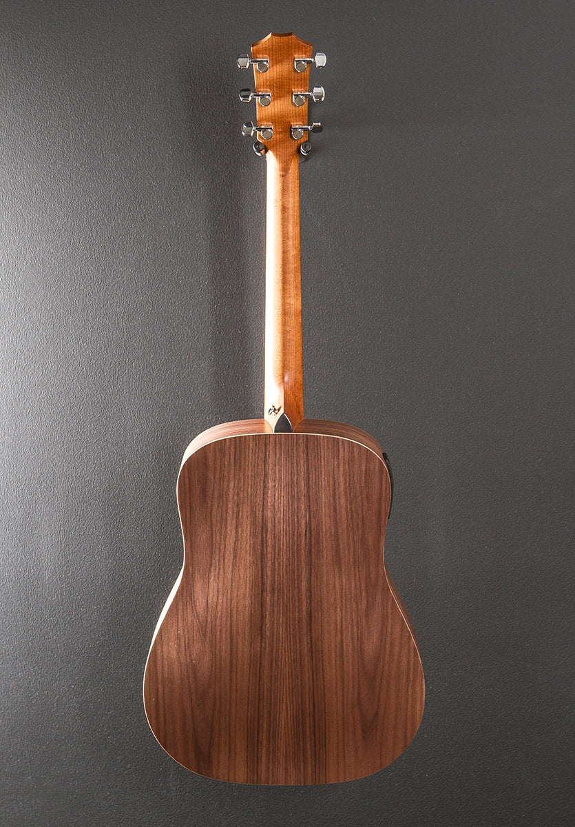 Academy 10E - Sitka Spruce w/Walnut