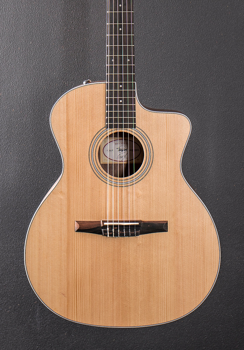 USED 214CE-N Walnut &